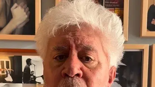 הבמאי הספרדי פדרו אלמודובר בסרטון שהעלה לעמוד האינסטגרם של חברת ההפקות שלו קורא לראש ממשלת ספרד, פדרו סאנצ'ס, לנתק כל סוג של יחסים עם ישראל כמחאה על מה שהגדיר כ“רצח העם” בעזה