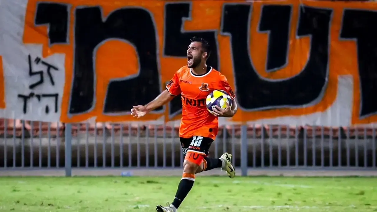 שגיא דרור שחקן בני יהודה חוגג שער