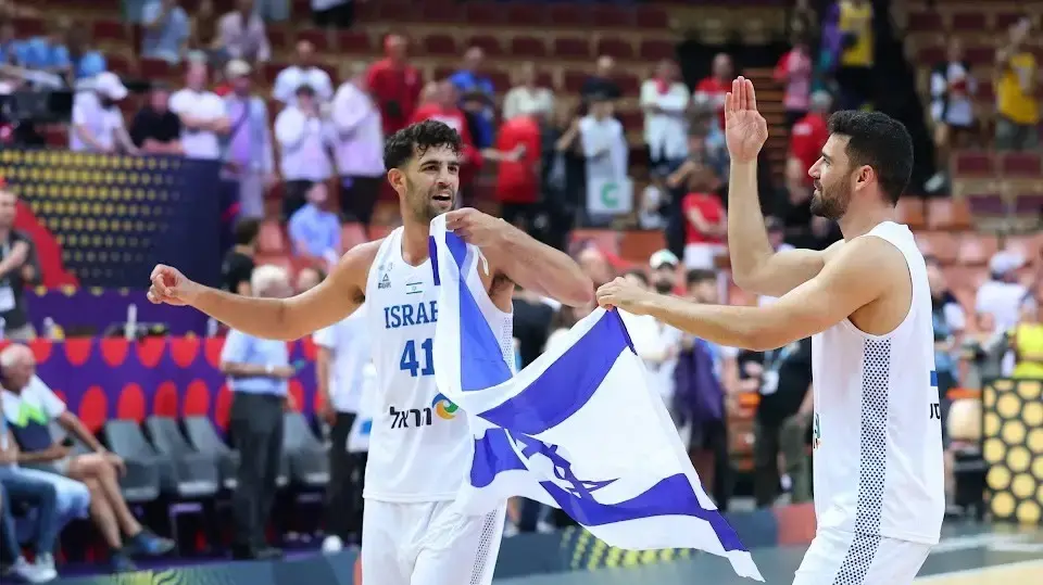 שחקני נבחרת ישראל בכדורסל, תומר גינת, רפי מנקו