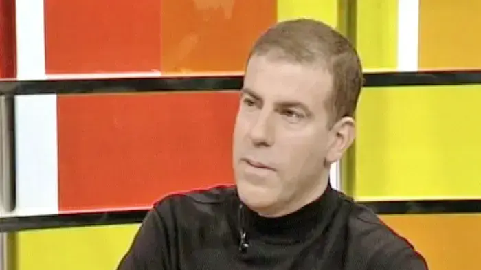 גלעד עדין המושכים בחוטים