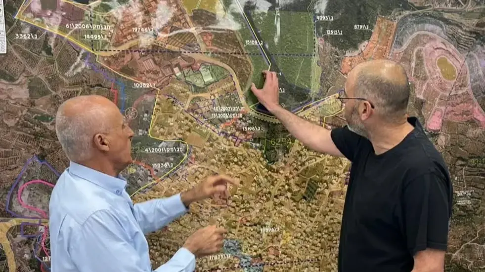 חגי רזניק ויאסר גדבאן ראש מועצת כסרא סמיע