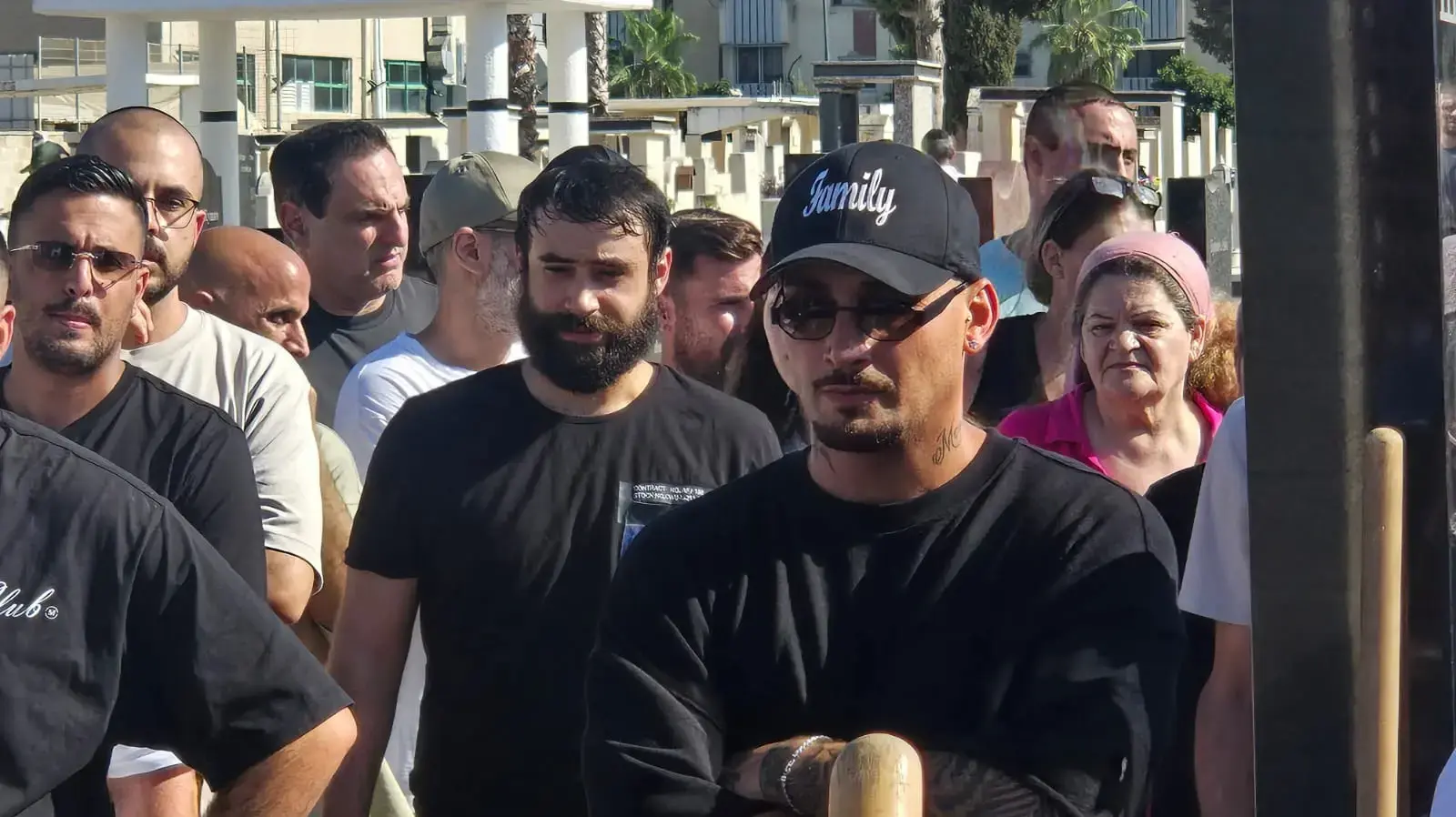 הלוויתה של שרה צ'רקסוב, סבתו של כוכב האח הגדול ארז איסקוב, בית העלמין אור עקיבא,  14 בספטמבר 2025