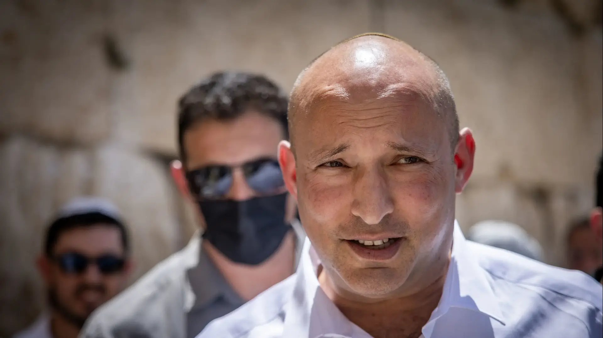 ראש הממשלה לשעבר נפתלי בנט בכותל המערבי

26 במאי 2025