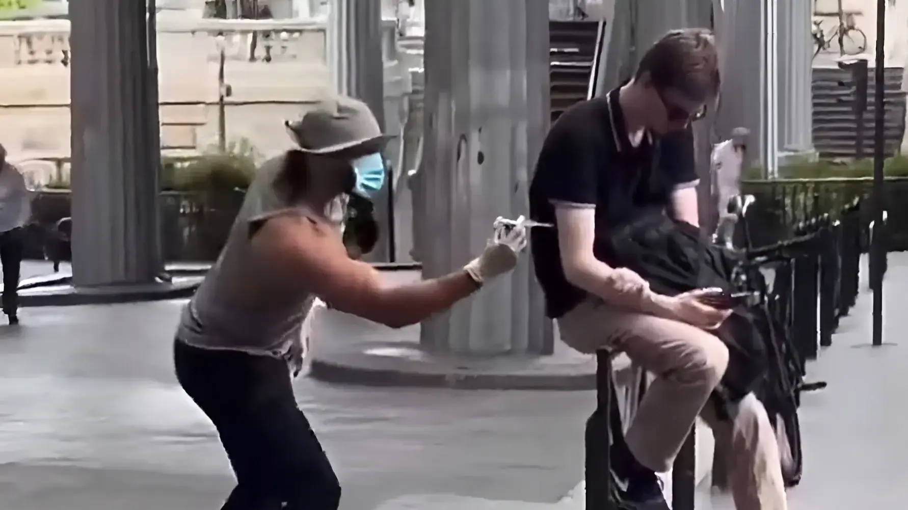 מתיחת המזרק שהכניסה את כוכב הרשת לכלא