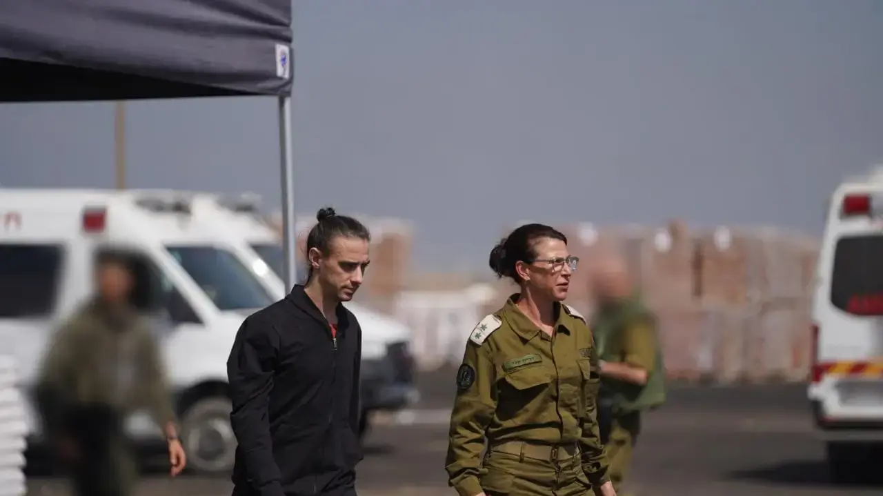 תיעוד ראשון של אריאל קוניו לאחר שחזר משבי החמאס