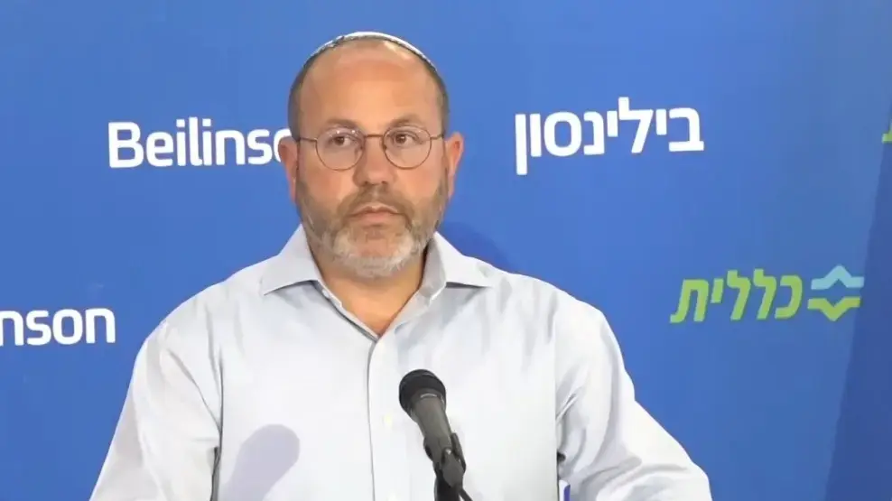 צביקה מור, אביו של איתן מור בהצהרה, בי"ח בילינסון, 15 באוקטובר 2025