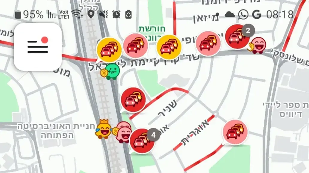 פקקים באזור רוקח בגלל חסימת הכביש להנפת גשר רכבת קלה