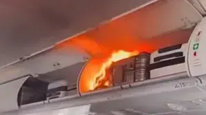סוללת ליתיום התלקחה בתא שמעל הנוסעים במטוס