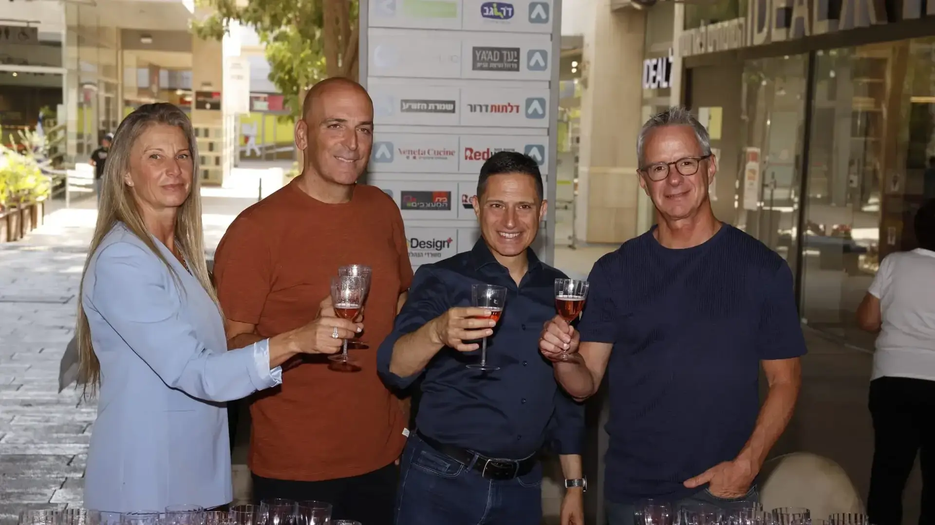 גיל מעיין (מימין), רוביק דנילוביץ', הראל גבע ולירון נאור באירוע של חברת "ZAGA"