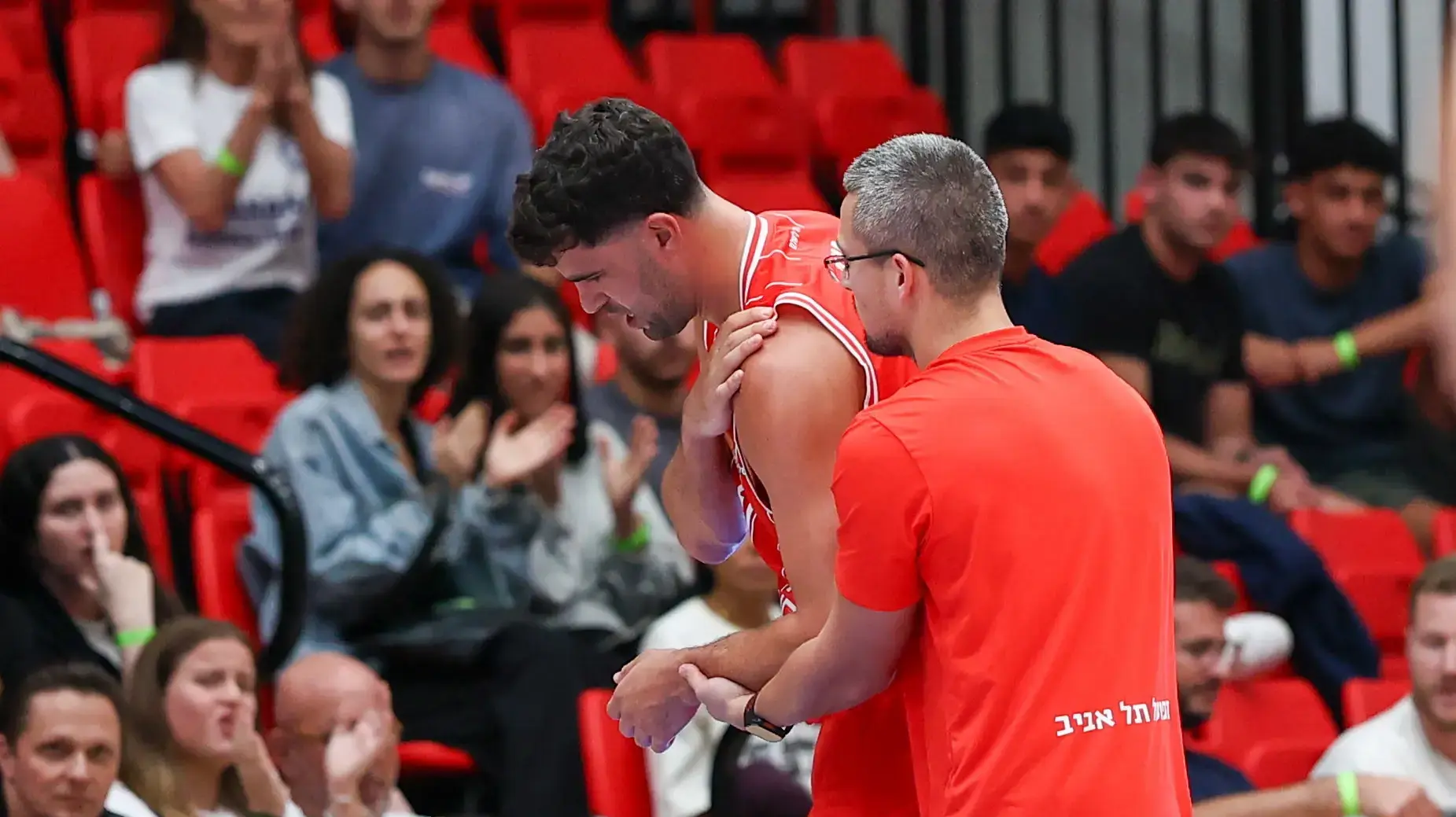 שחקן הפועל תל אביב תומר גינת