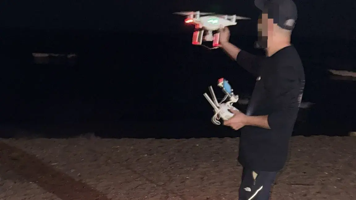 פקחי אגף החופים של עיריית חיפה תפסו דייגים שעסקו בדיג באמצעות רחפנים בחוף בת גלים