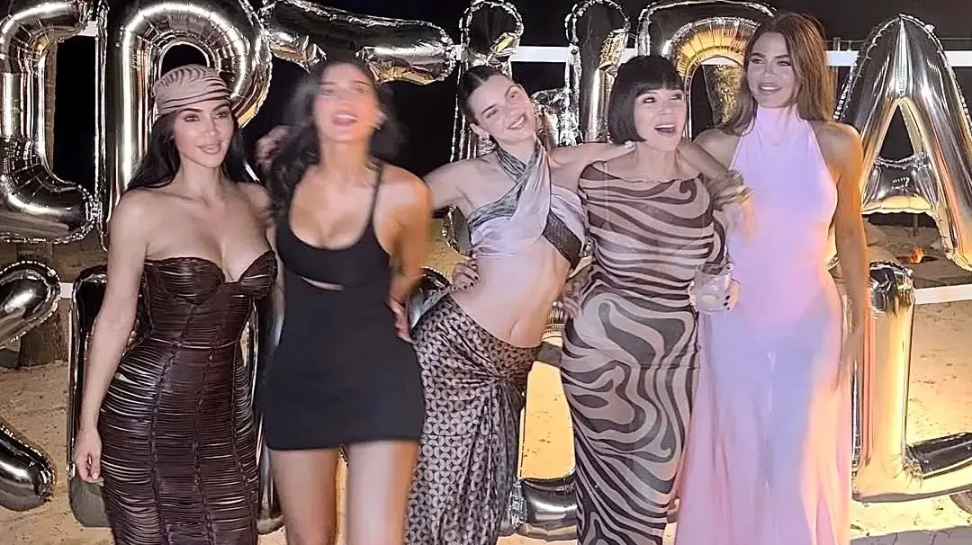 קנדל ג׳נר חוגגת 30