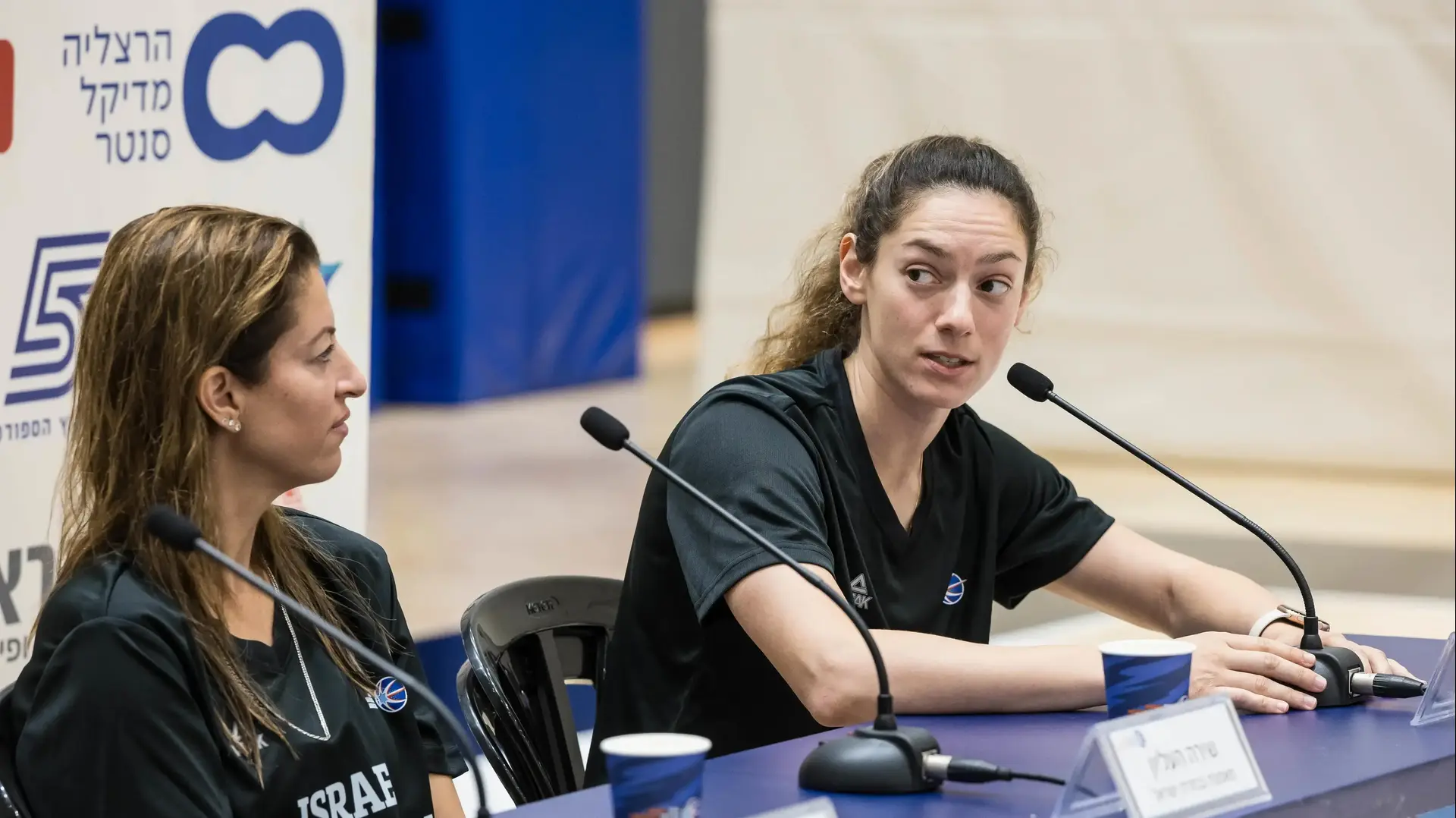 הקפטנית עדן רוטברג, המאמנת שירה העליון נבחרת ישראל כדורסל נשים