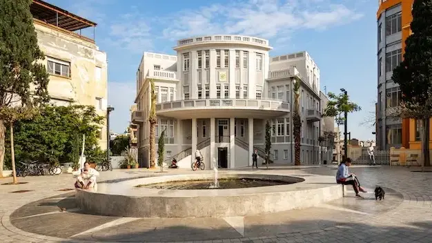 מוזיאון העיר תל אביב, כיכר ביאליק