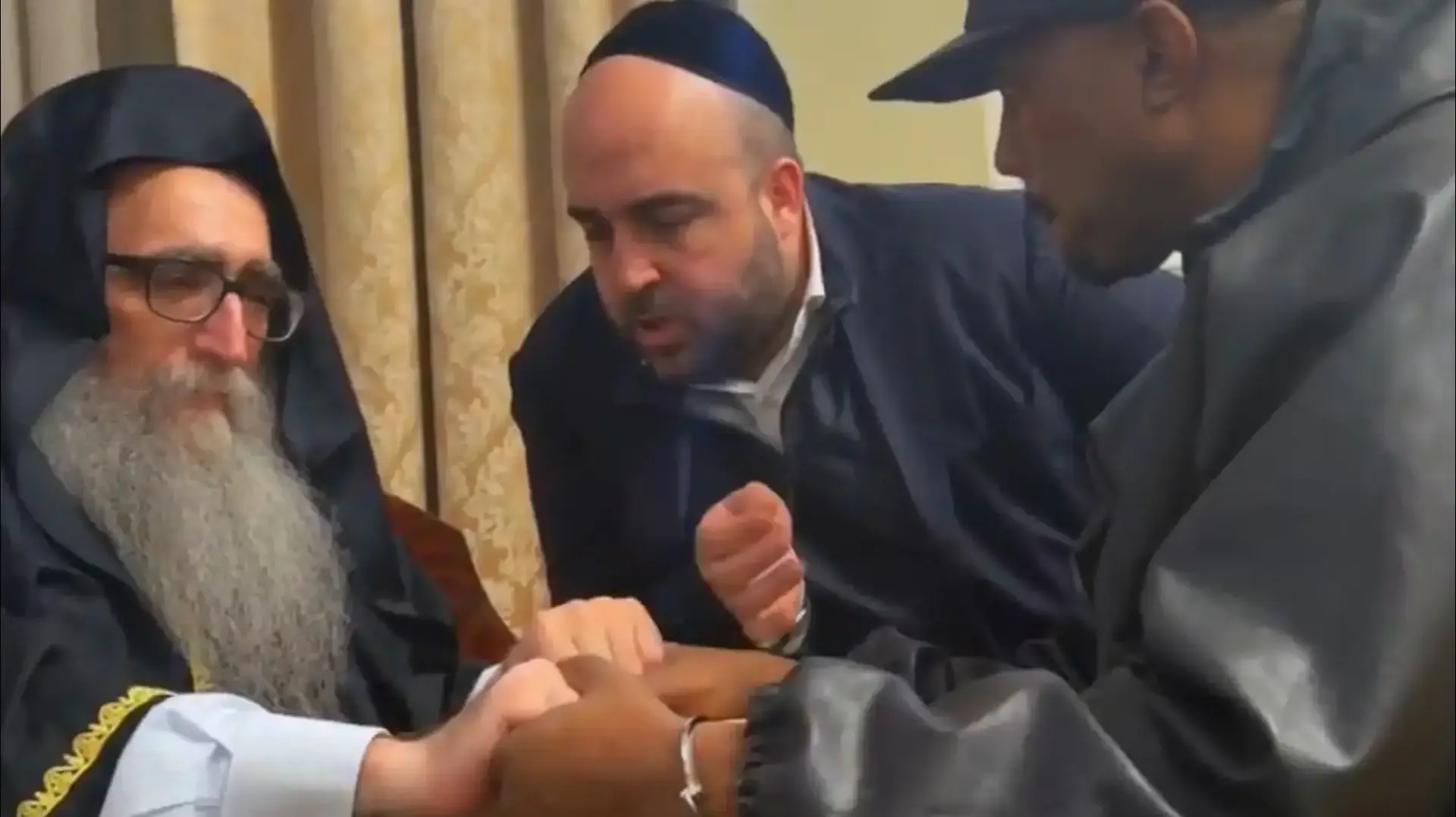הרב פינטו עם קניה ווסט