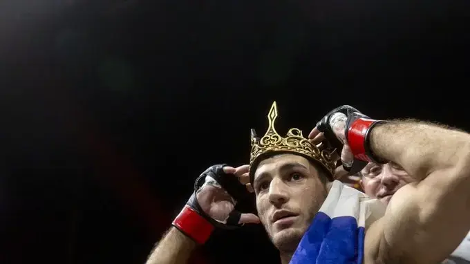 מיכאל אלז'ארוז' לוחם MMA