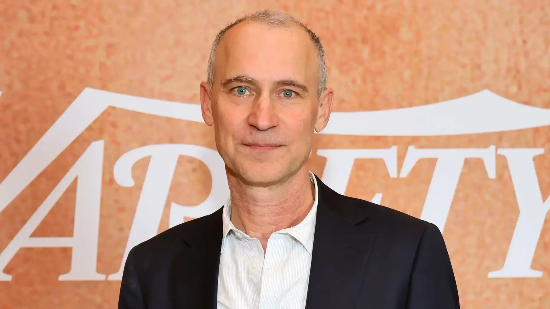 יוצר הטלוויזיה ג'ואל פילדס באירוע נגד אנטישמיות, 2023