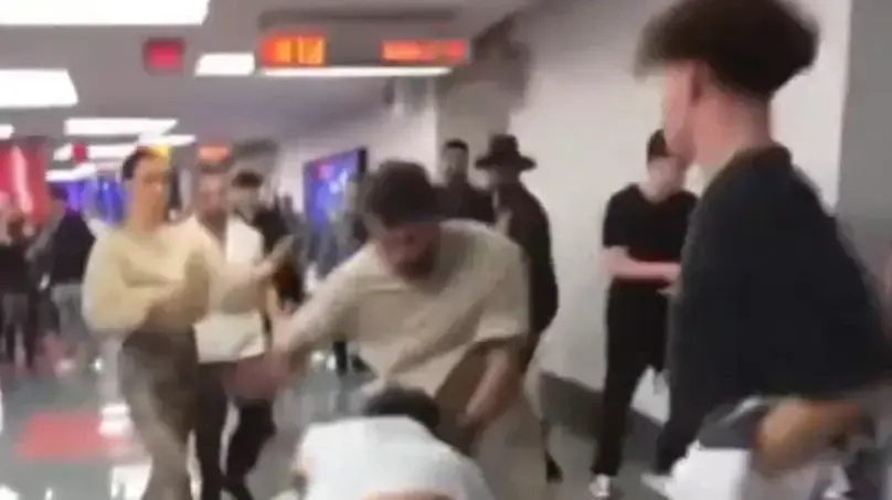קטטה לפני הקרב של ג'ייק פול ואנתוני ג'ושוע קטטה לפני הקרב של ג'ייק פול ואנתוני ג'ושוע