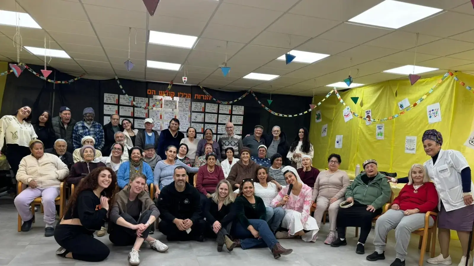 עובדי טרה משמחים את קהילת הגיל השלישי במרכז "משמרות" שדות נגב