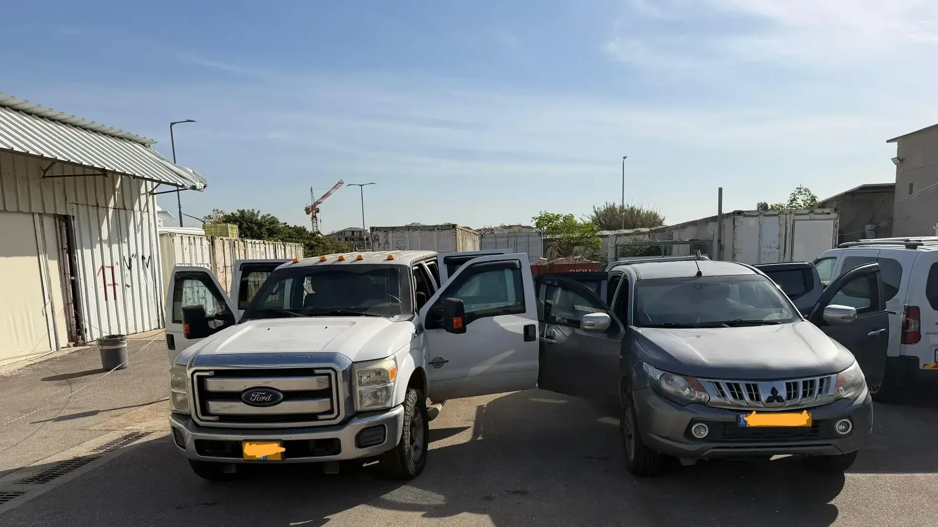טנדרי פורד F350 ומיצובישי טרייטון ממוגני ירי שהוסבו בארץ בידי ארגוני פשיעה במגזר הערבי