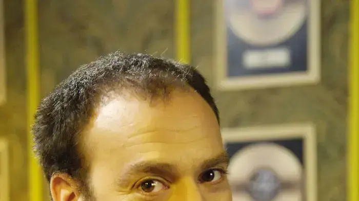 תומר שרון - חיים הצעיר, דני הוליווד משוייך