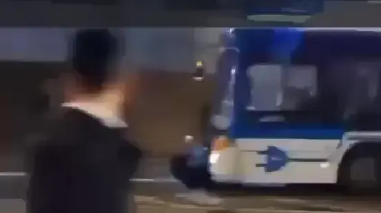 דריסת אוטובוס בהפגנת חרדים בירושלים