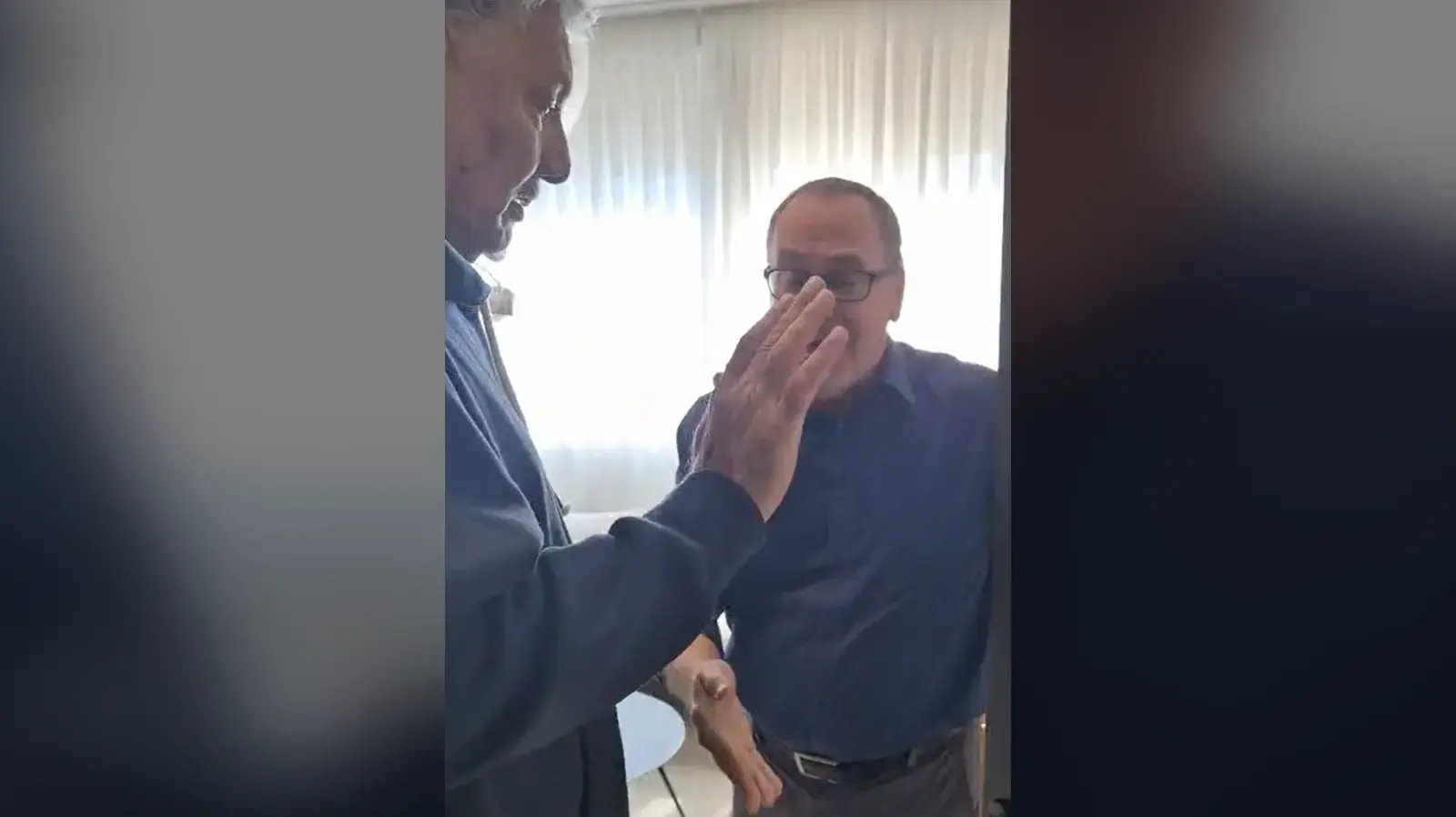 פרופ' חיימוביץ והמפגינים