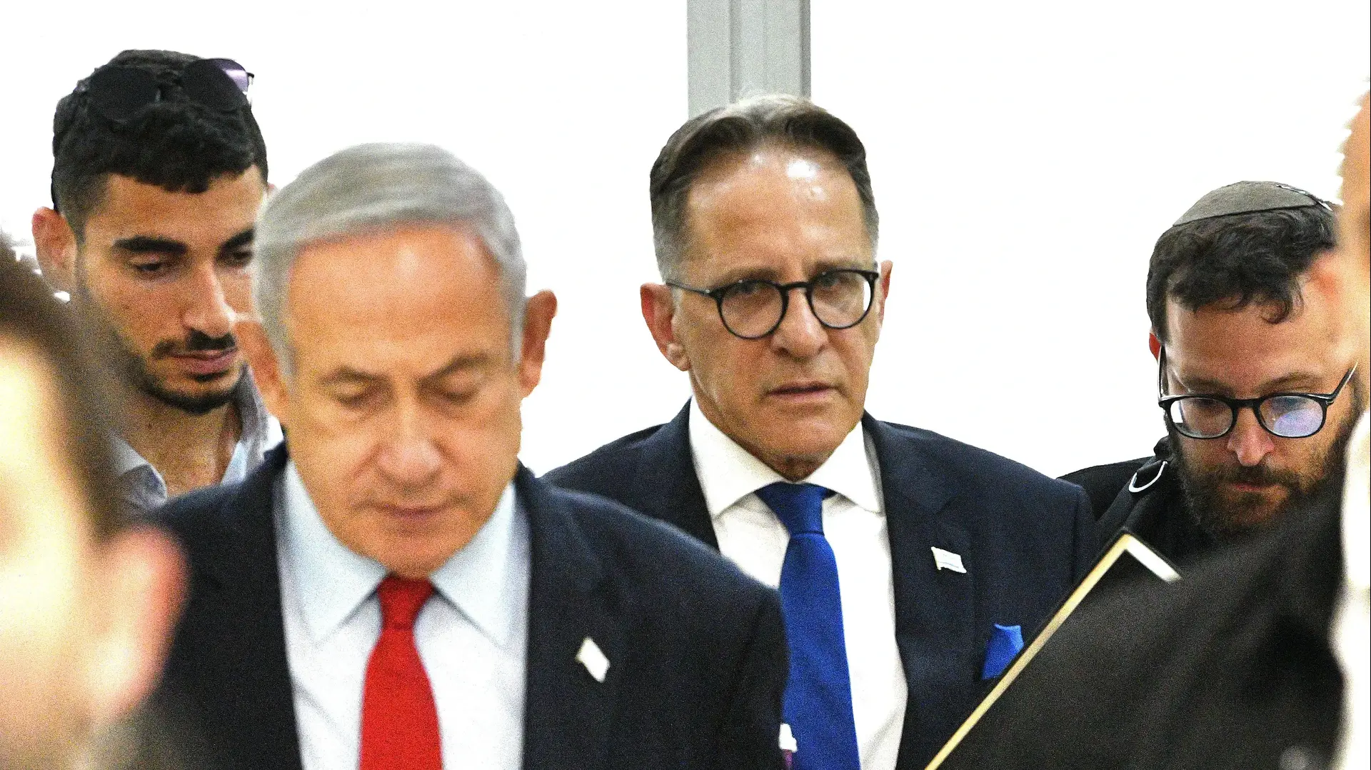 בנימין נתניהו, צחי ברוורמן, יונתן אוריך, 19 באפריל 2022