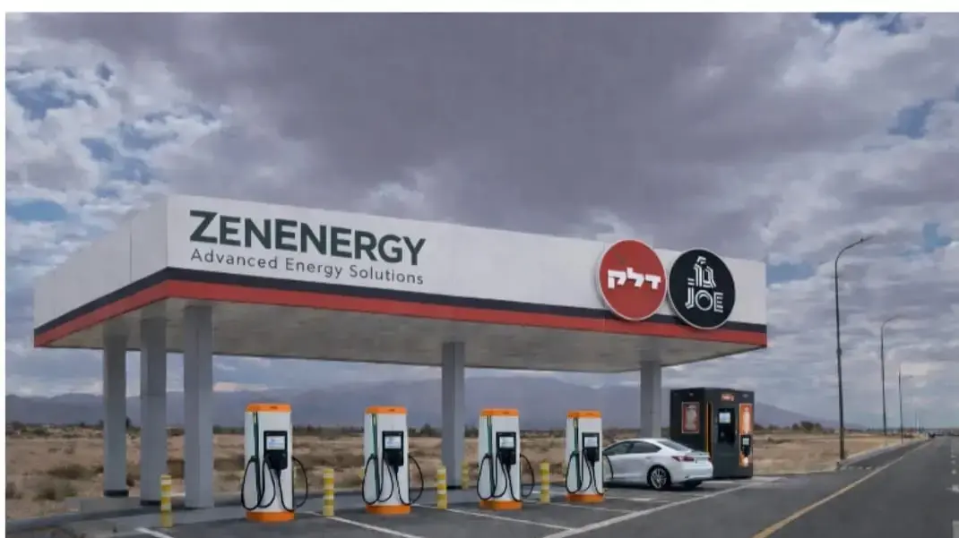 מתחם טעינה של ZEN ENERGY על כביש 90