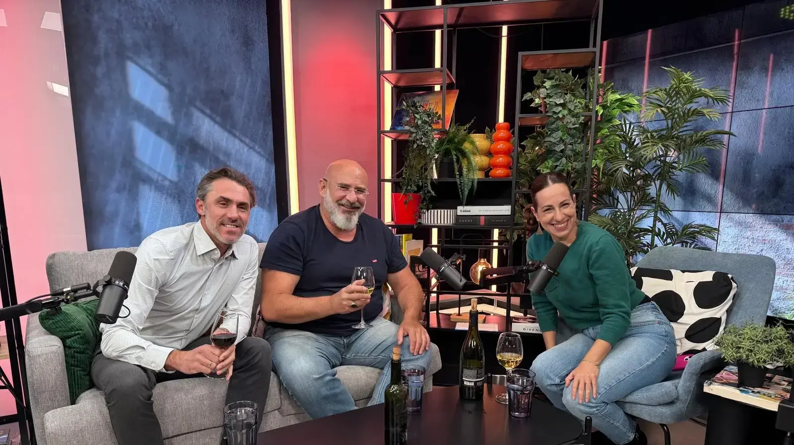 טליה לוין וניר קיפניס מארחים את עו"ד יוני ידיד מומחה לנדל"ן ואזרחויות באירופה בפודקאסט TAKE 2