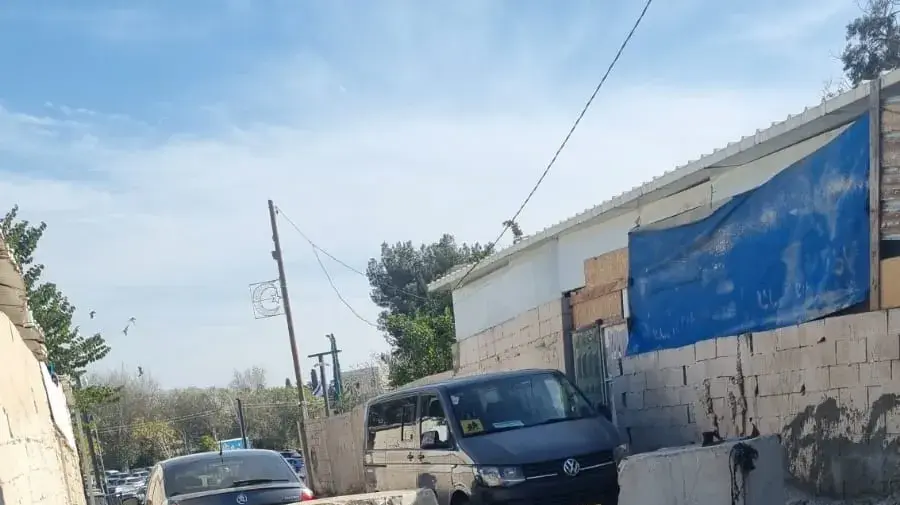 מחסומי בטון בשתי שכונות ערביות בעיר לוד
