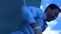 קפץ מגובה 11 קומות מאונייה קפץ מגובה 11 קומות מאונייה