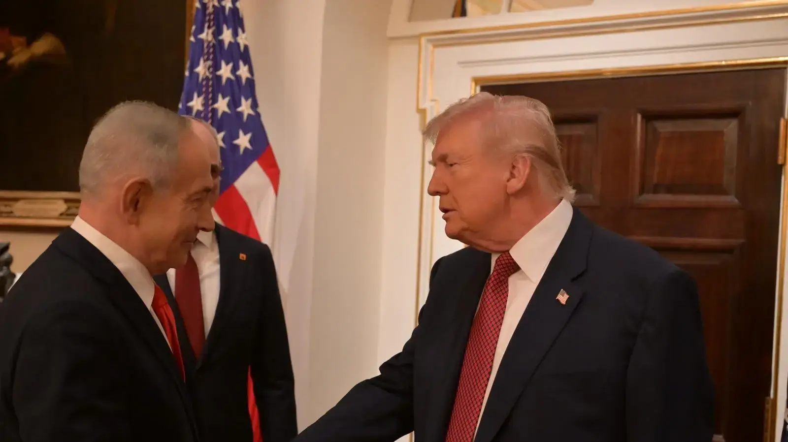 ראש הממשלה בנימין נתניהו נפגש כעת עם נשיא ארה״ב דונלד טראמפ בבית הלבן.