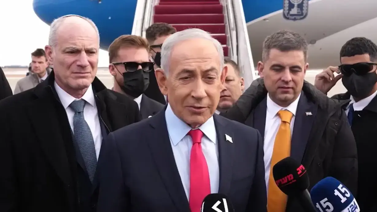 ראש הממשלה בנימין נתניהו לפני המראתו חזרה לישראל אחרי ביקור מדיני בוושינגטון, 12 בפברואר 2026