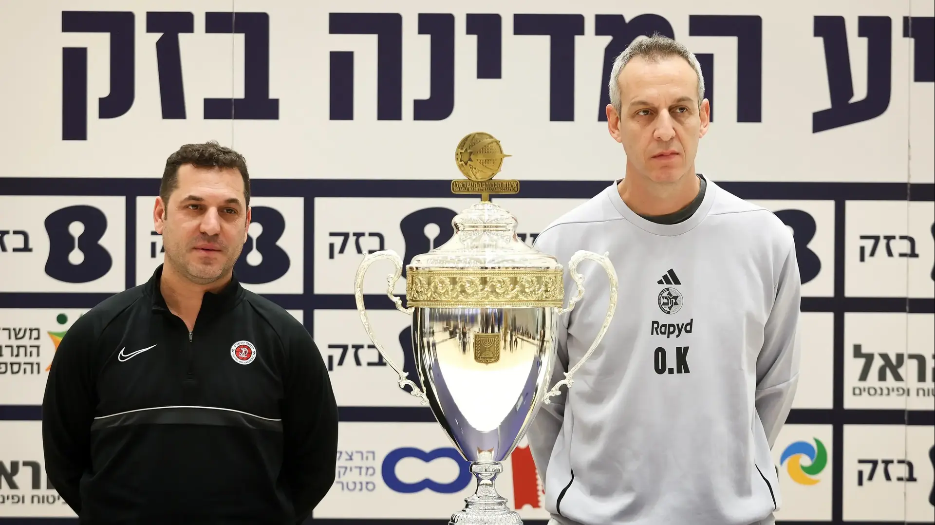 מאמן מכבי תל אביב עודד קטש לצד מאמן הפועל ירושלים יונתן אלון