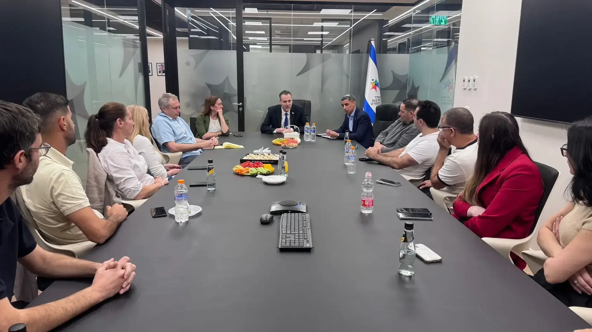 פגישת השר זוהר עם נציגי איגודי הספורט