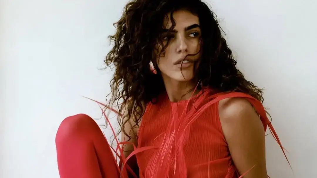 סאן מזרחי בהפקת אופנה למגזין HTSI