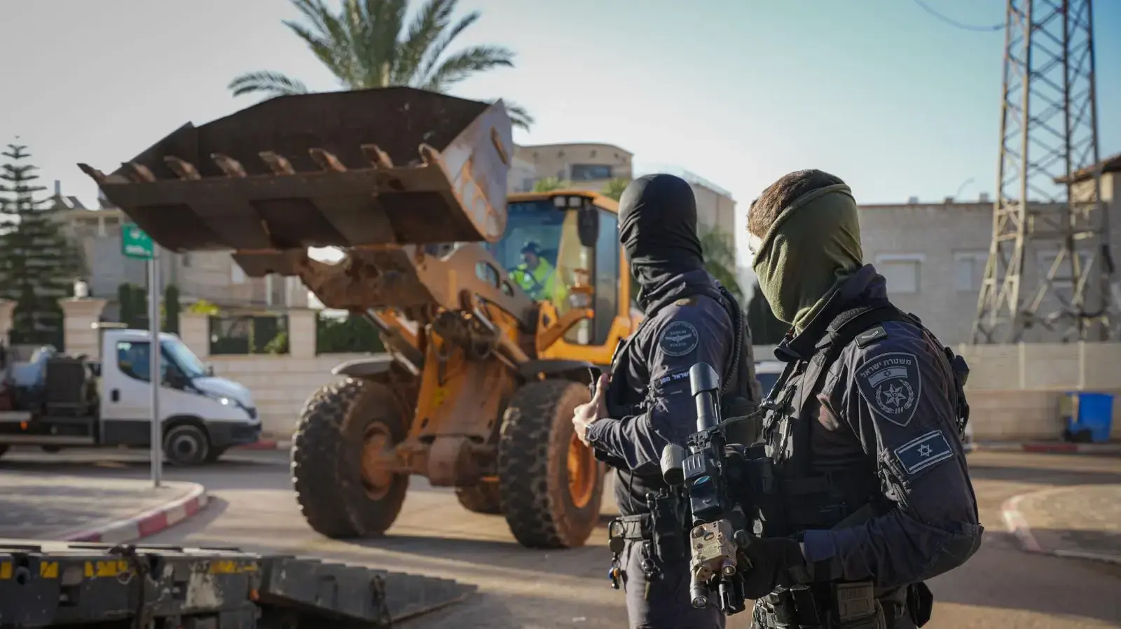 חילוט משאית ורכב צמ"ה ששפכו פסולת פיראטית בגליל