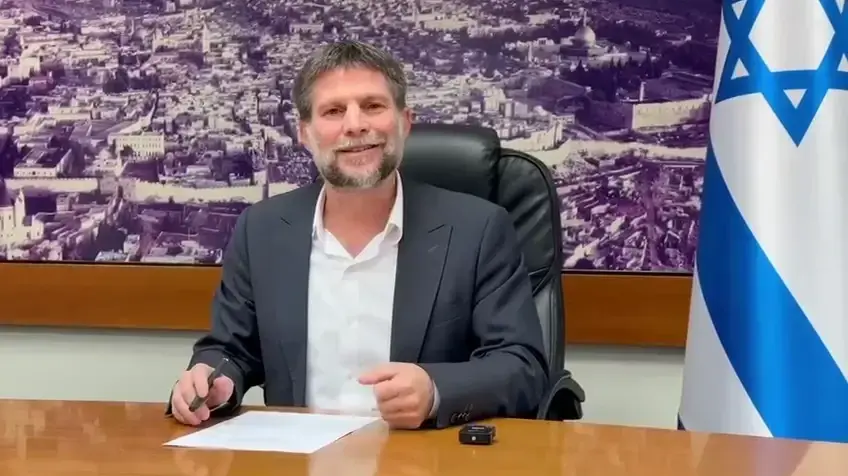 שר האוצר בצלאל סמוטריץ׳ חתם על צו לפטור ממס על ייבוא אישי עד 130 דולר