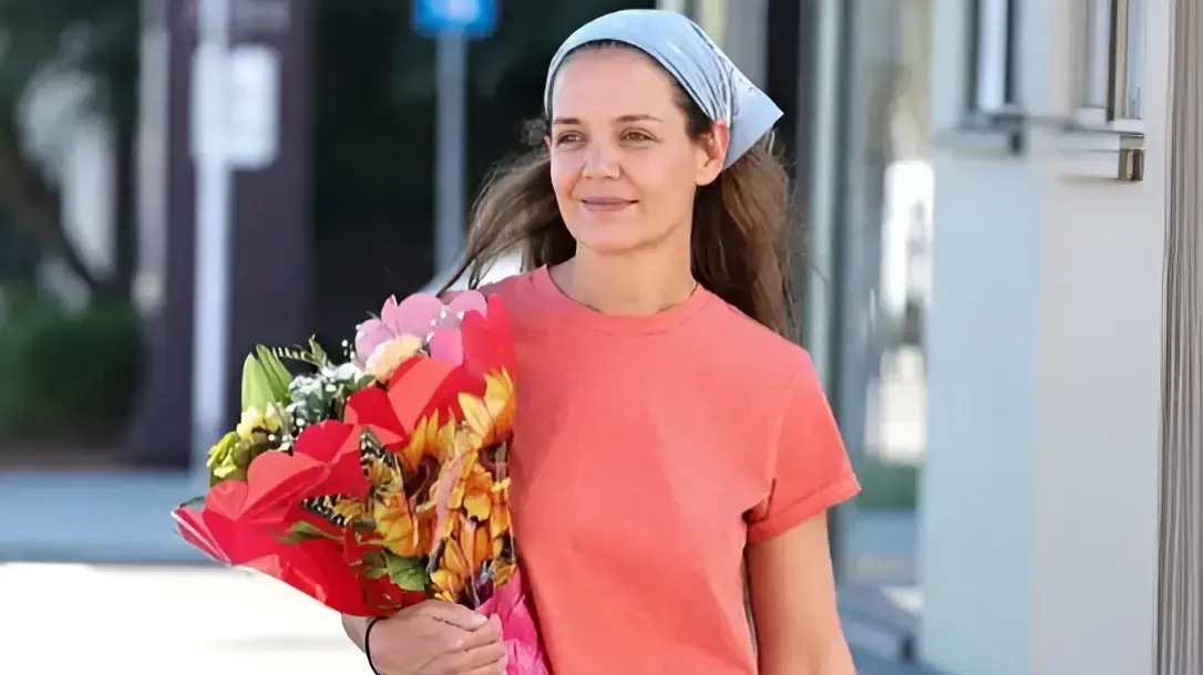 קייטי הולמס