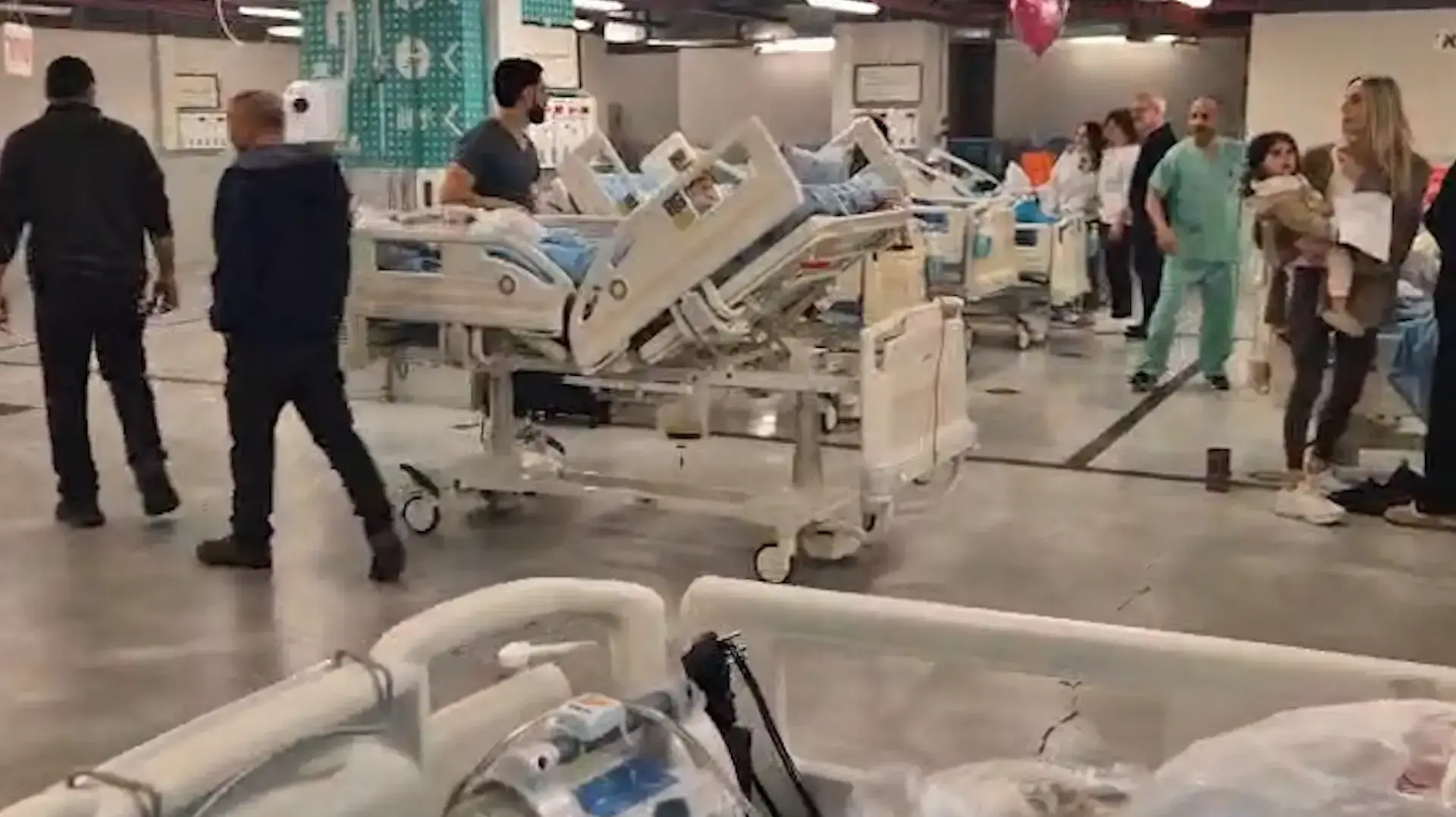 ירידה לתת קרקע בבית החולים איכילוב בתל אביב נוכח המצב הביטחוני.
