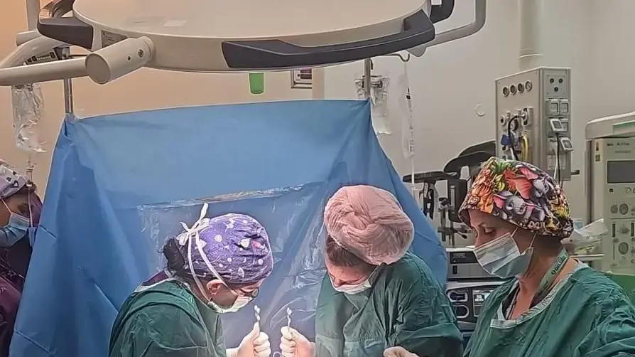 ניתוח קיסרי דחוף בחדרי הניתוח הממוגנים במרכז סבן למיילדות