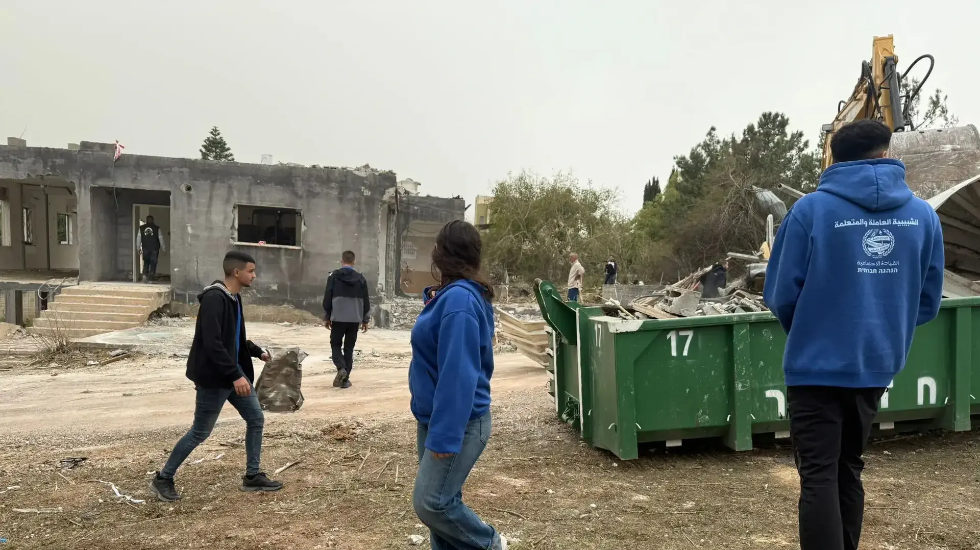 מדריכי הנוער העובד והלומד הגיעו לסייע לתושבים בזרזיר