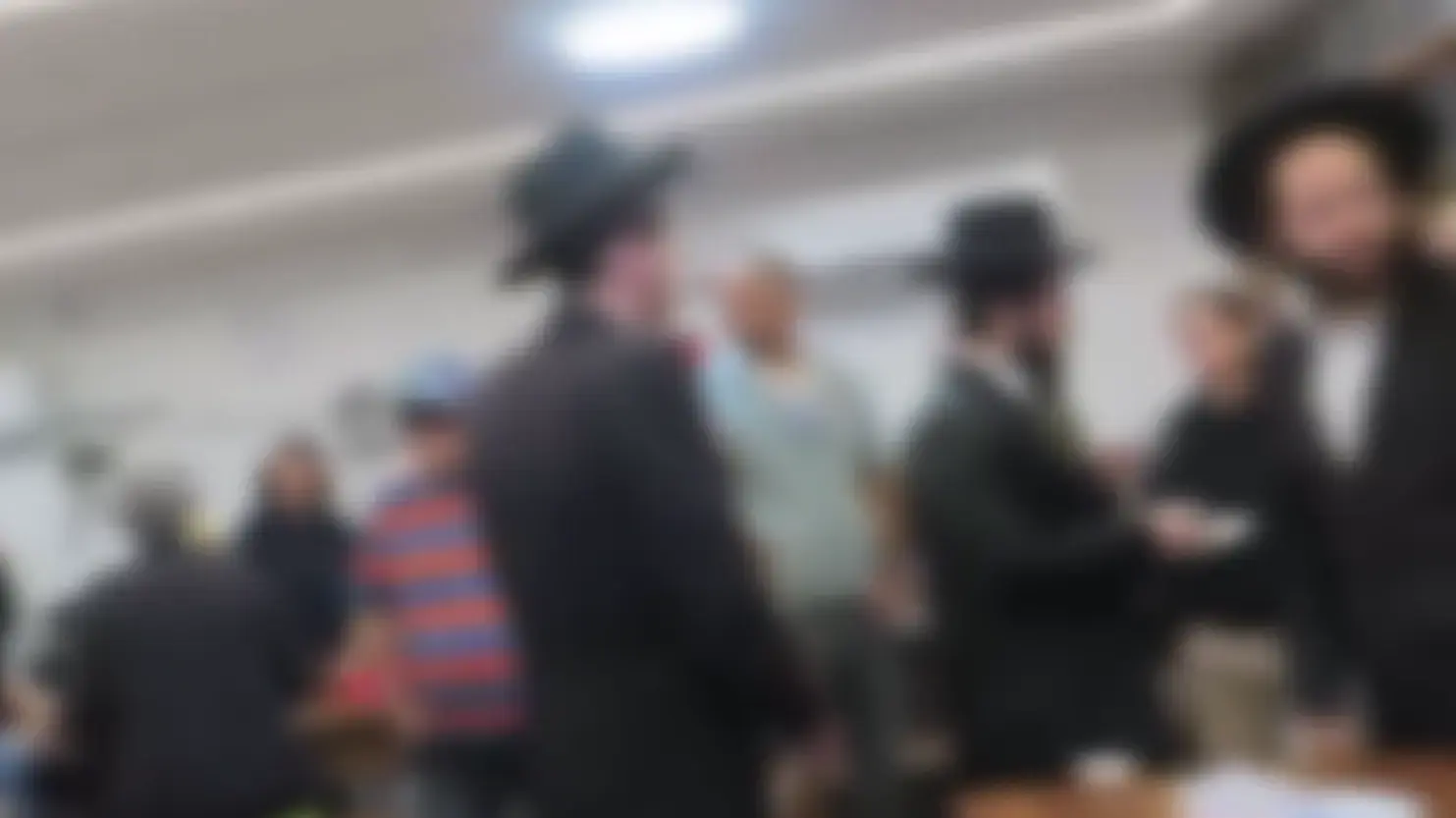 פעילים מגרשים אברכים ממקלט בערד