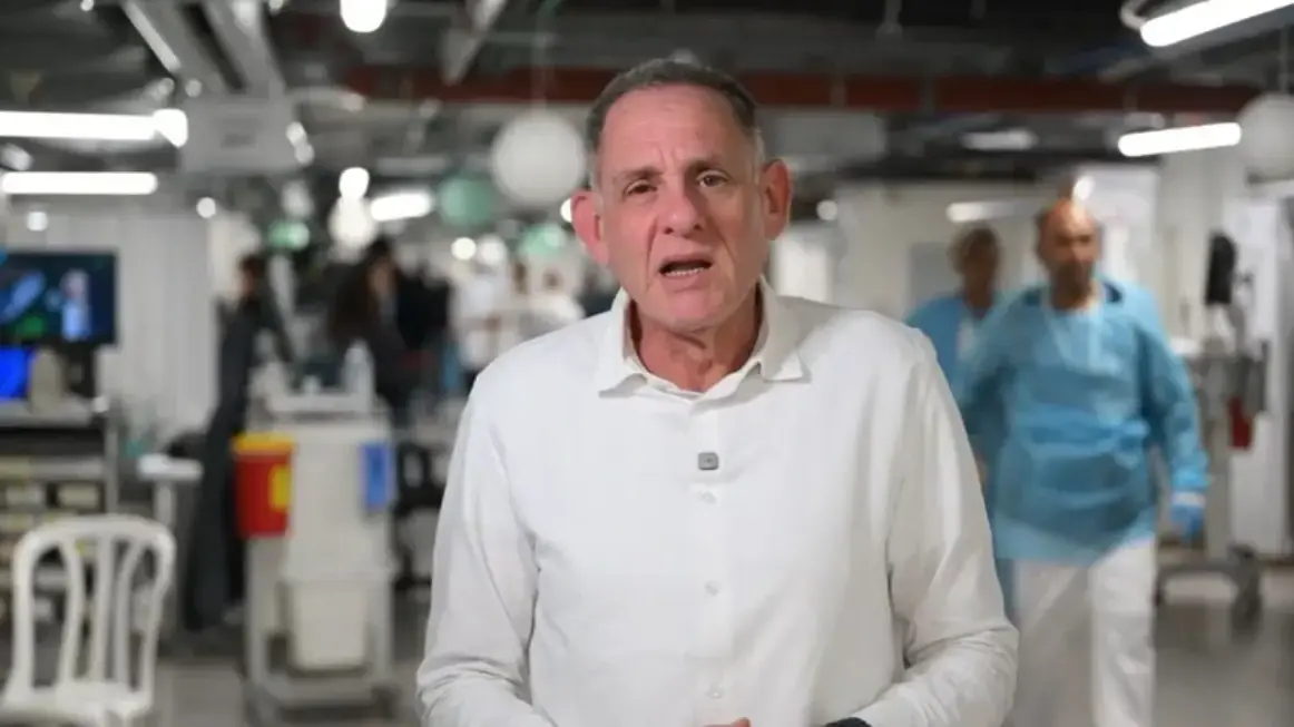 ד"ר ארז ברנבוים, מנהל בתי החולים בילינסון והשרון, מסביר על החזרה לשגרה