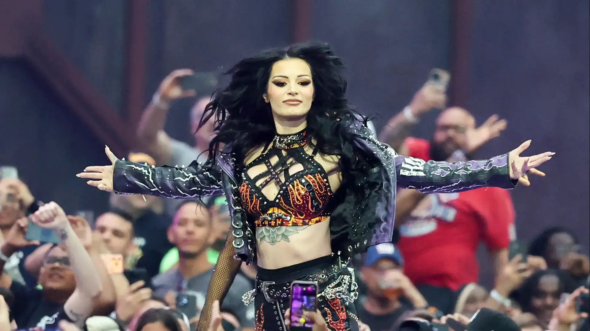פייג' מתאבקת WWE פייג' מתאבקת WWE