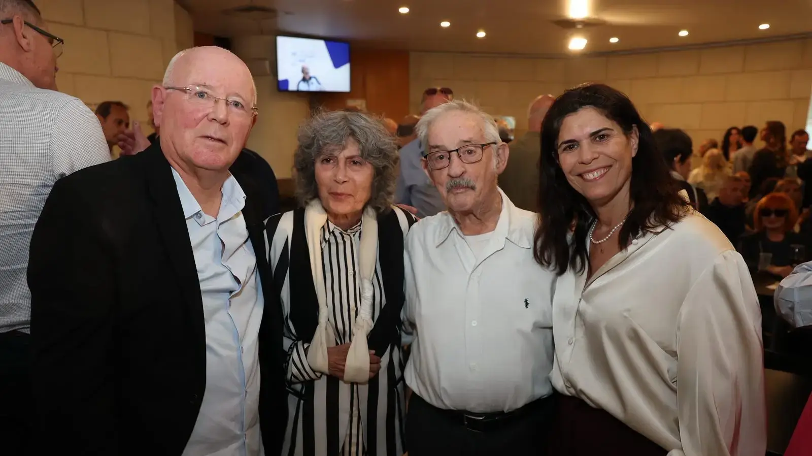 מנכ"ל הוועד האולימפי היוצא גילי לוסטיג לצד יעל ארד, אורי אפק, אסתר רוט שחמורוב