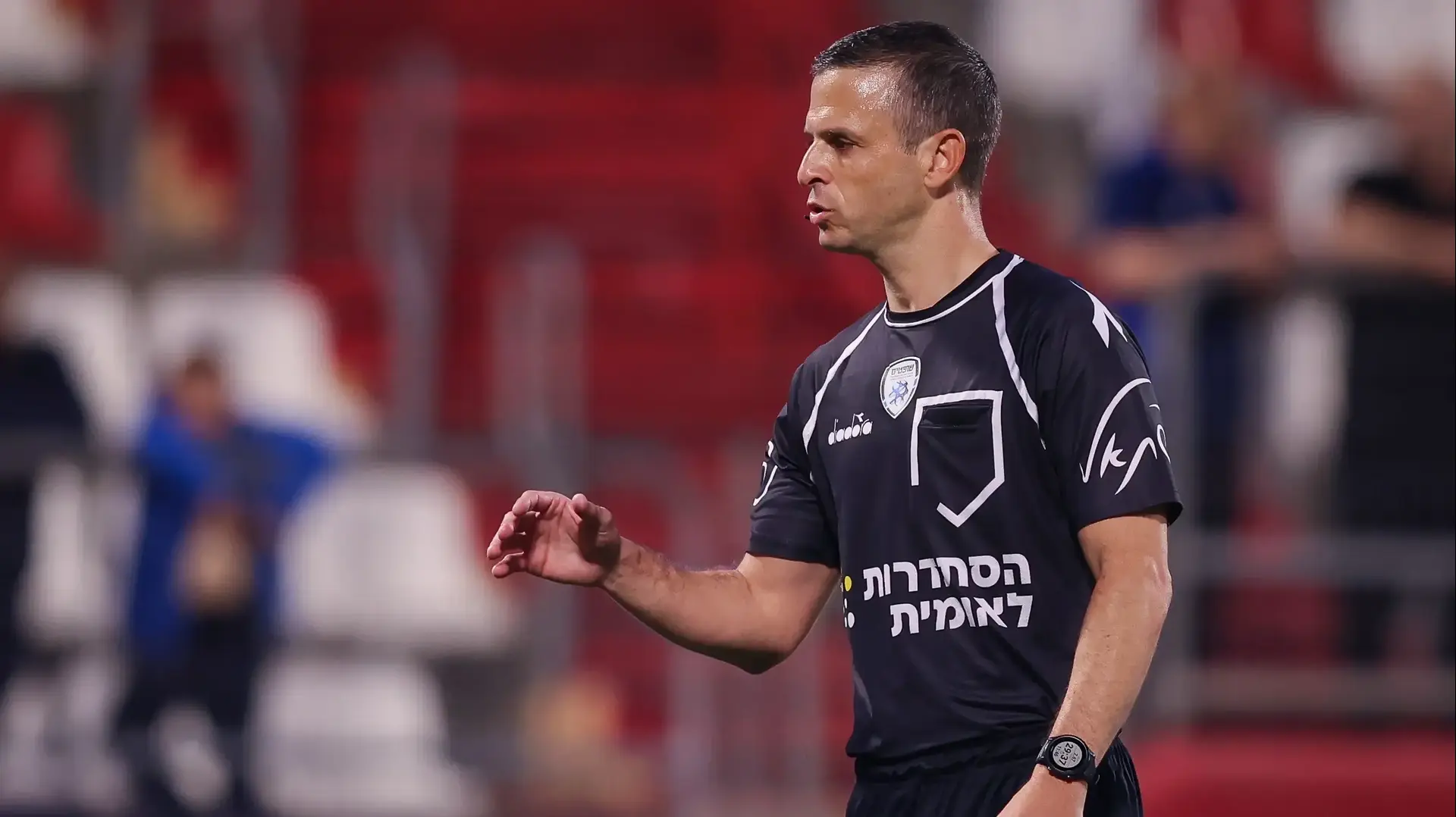 השופט אוהד אסולין במפגש בין בני סכנין למ.ס. אשדוד