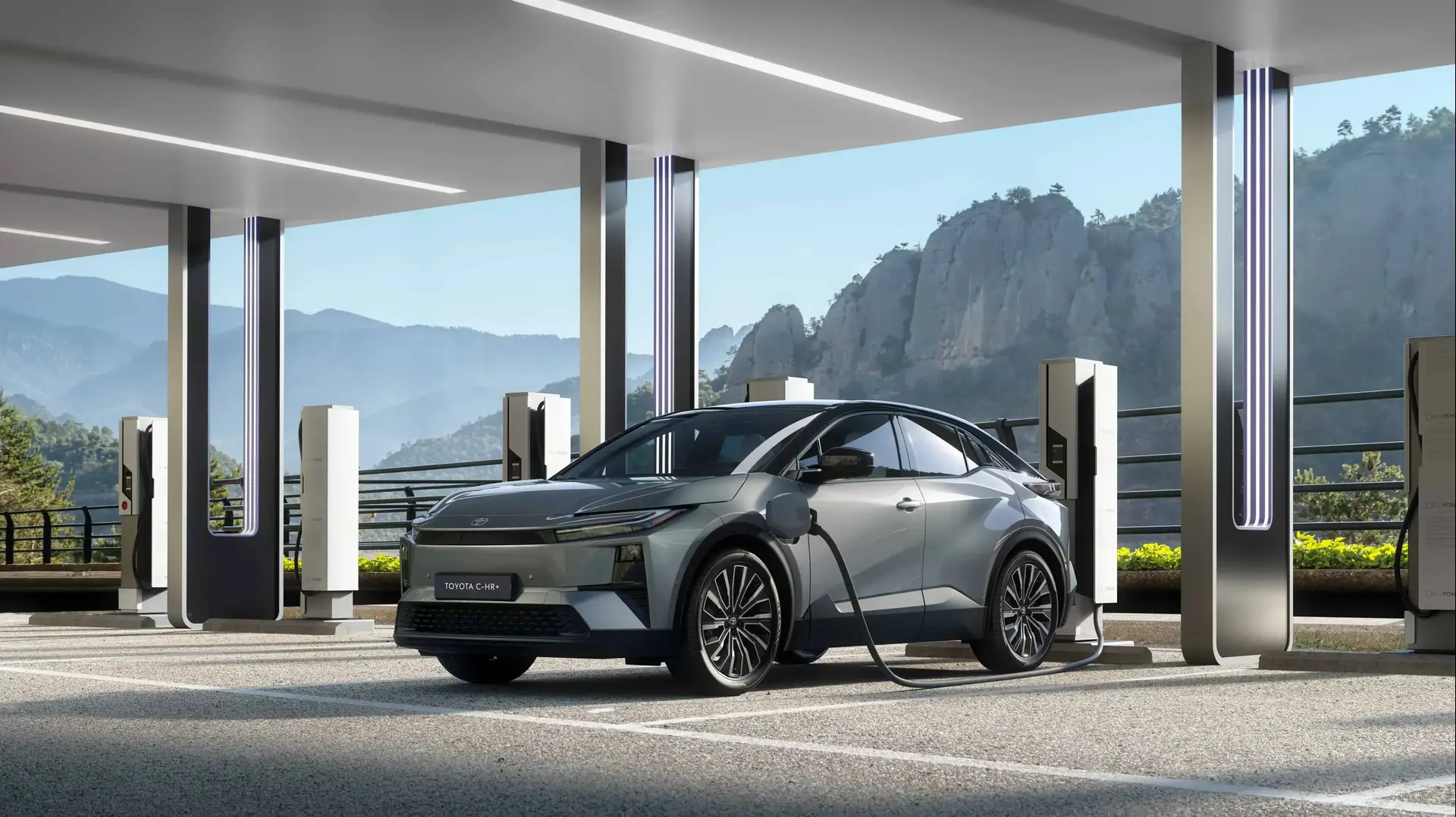 טויוטה +C-HR טויוטה +C-HR