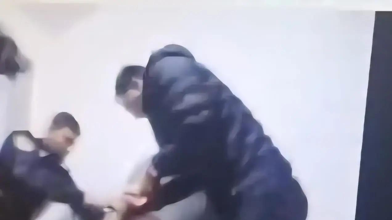 תיעוד מעצרו של הפרקליט נעמה